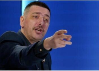 ‘Zdravo gosn Kurti, pi*do jedna’ – Syla: Rryma shtrenjtohet 16 %, struja 0 %