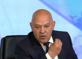 Gjini i quan ‘fëmijë’ zyrtarët e polemikës Qeveri-Presidencë: Hiqeni atë tarifë e mos folni hiç