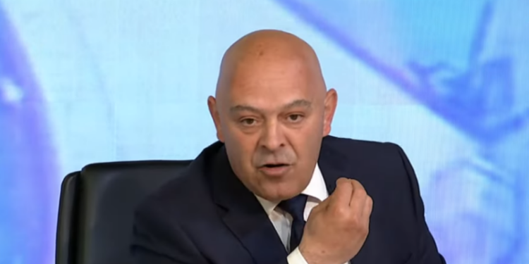 Gjini i quan ‘fëmijë’ zyrtarët e polemikës Qeveri-Presidencë: Hiqeni atë tarifë e mos folni hiç