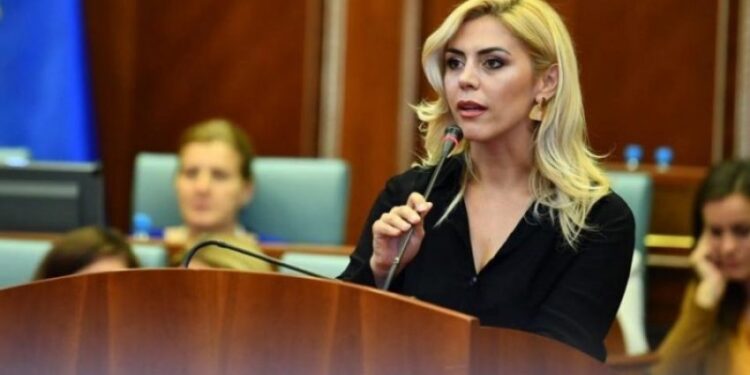 Deliu kritikon Qeverinë: Kurti me “pazare” për numra, qytetarët përballen me shtrenjtim të rrymës