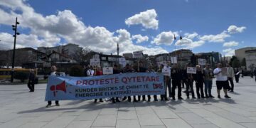 Protestë kundër shtrenjtimit të energjisë në Prishtinë