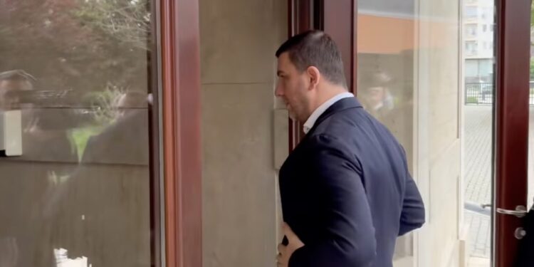 Krasniqi: Shpresoj që VV ka ndërruar kandidatin, përndryshe do të vazhdohet bllokada