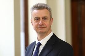 Ambasadori britanik kërkon urgjentisht funksionalizimin e institucioneve në Kosovë