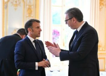 Vucic iu vardis Macron sa mundi: S’ndajmë mendime të njëjta për Kosovën, por po afrohemi gjithnjë e më shumë