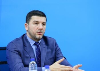 Krasniqi për qeverinë e re: Nëse s’mundet Kurti, mundet Hamza