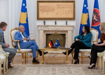 Osmani takohet me Rohden, flasin për ngërçin në Kuvend e formimin e Qeverisë në Gjermani: Përkushtimi ndaj Kosovës të mbetet prioritet