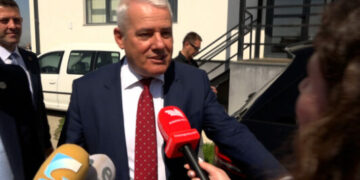 “Numrat” – Sveçla nuk përgjigjet për vazhdimin e nesërm të seancës konstituive