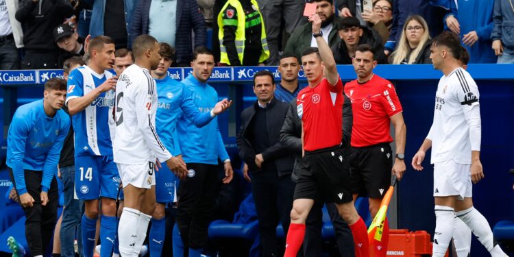 Mbappe rrezikon finalen e Kupës pas kartonit të kuq