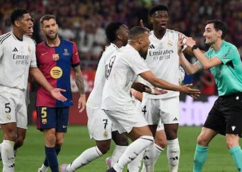 Drama në finalen e Kupës së Mbretit: Real Madrid shpërthen me tre kartonë të kuq pas humbjes 3-2 ndaj Barcelonës