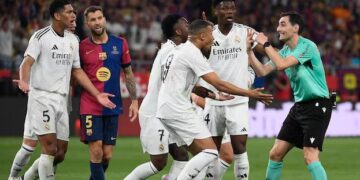 Drama në finalen e Kupës së Mbretit: Real Madrid shpërthen me tre kartonë të kuq pas humbjes 3-2 ndaj Barcelonës