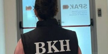 Agjentët e BKH-së “zbarkojnë” në Elbasan, sekuestrohen dosje e kompjuterë me urdhër të SPAK në një biznes të  njohur