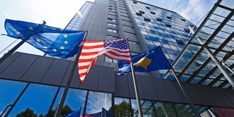 Oda Amerikane paralajmëron spektrin politik: Kosova është në pikë kritike