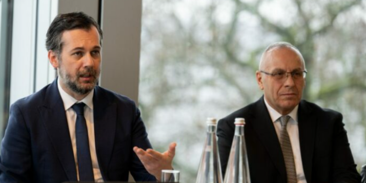 Ministrin Çeku nuk bind deklarata e federatës së Agim Ademit: Qartë ndodhi largimi i flamurit të Kosovës në Beograd