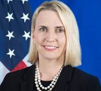 Dorëhiqet ambasadorja amerikane në Ukrainë