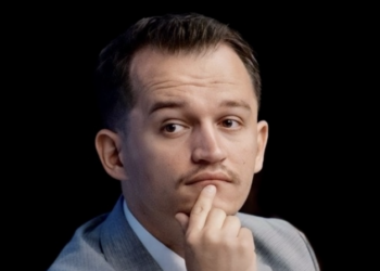 Cakolli: Nëse një ministër jep dorëheqje nuk do të thotë që më nuk ka ministri, shtetin nuk e mbajnë individët apo emrat e përveçëm – e mban sistemi