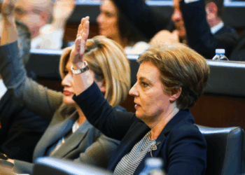 Schwarz mobilizohet: Nuk shantazhohet shteti, të hënën vazhdojmë betejën