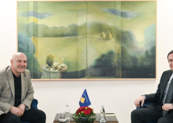 Hodza ia prish punët Kurtit: Vota ime për të është në pikëpyetje