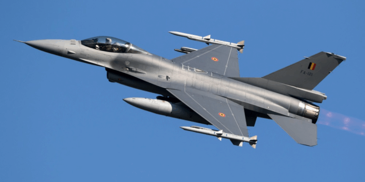 Aeroplanët luftarakë të NATO-s ngriten në ajër pas sulmeve ruse me rreze të gjatë veprimi në Ukrainë