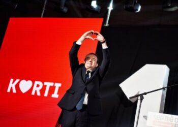 Prej 500k në “s’është e mundshme ta bëjmë të vetëm Qeverinë” – Si u dorëzua VV’ja?