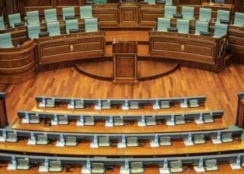 VV ende pa emër për kryeparlamentarin, opozita kërkon që konstituimi i Kuvendit të kryhet më 15 prill