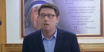 Murati thotë diçka: Ka deputetë që po duan të votojnë për, por partitë e tyre s’po i lënë