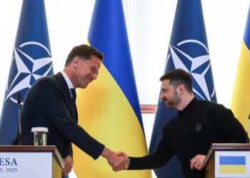 Shefi i NATO-s viziton Ukrainën: “Mbështetja jonë është e palëkundur”