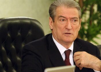 Dokument: Sali Berisha vendosi per mbylljen e Shkolles Ushtarake “Skenderbej”