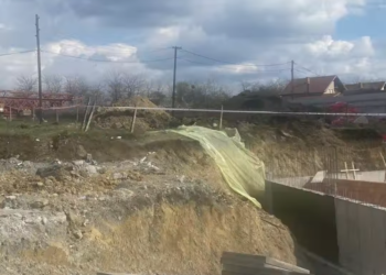 Vdes një person dhe një tjetër lëndohet pas shembjes së dheut në Veternik