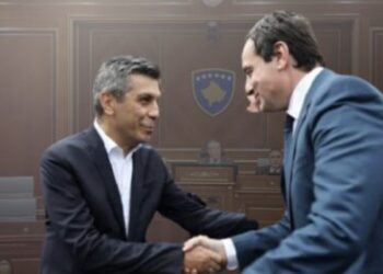 VV’ja ia kërkon kthimin e nderit VLEN’it – Si po mundohet Kurti me i “josh” deputetët përmes Maqedonisë së Veriut?