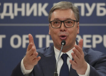 Presidenti Vuçiç udhëton drejt Moskës për të marrë pjesë në Paradën e Fitores më 9 maj