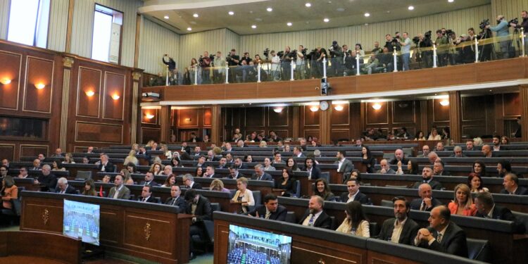 Seanca Konstituive për Kuvendin e Kosovës Dështoi Përsëri