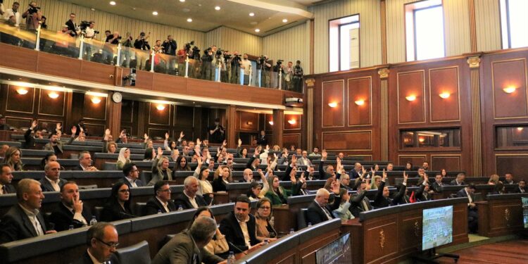 Kuvendi i Kosovës dështon për herë të 21-të të konstituohet – Seanca shtyhet për 27 maj