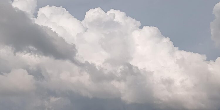 E martë e ngrohtë dhe me rreziqe për stuhi të izoluara në Kosovë dhe rajon