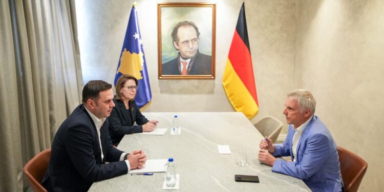 Abdixhiku pret ambasadorin gjerman Rohde – prezanton idenë për Qeveri Nacionale të Tranzicionit