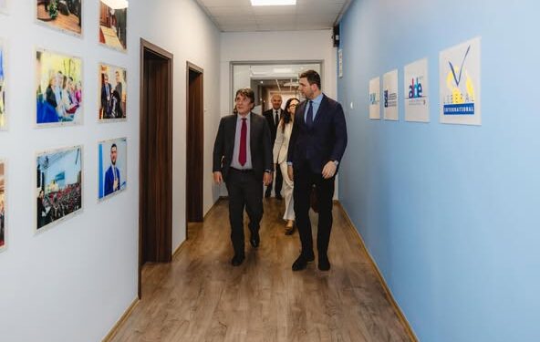 Memli Krasniqi pret ambasadorin italian: Italia, mike e madhe e Kosovës në çdo fazë historike