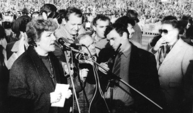 Kaqusha Jashari gruaja simbol e trazirave te para politike në Kosovë 1988/1989