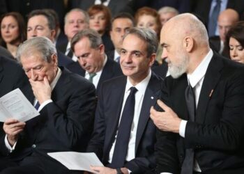 “Greqia po saboton zgjedhjet në Shqipëri”/ Gazetari: Ka një teori se fqinjët tanë po ndihmojnë opozitën