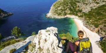 ‘Shqipëria mes pesë destinacioneve më mikpritëse për amerikanët në Europë’