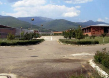 26 vjet nga masakra e Dubravës: 160 të burgosur shqiptarë u vranë, ende pa drejtësi