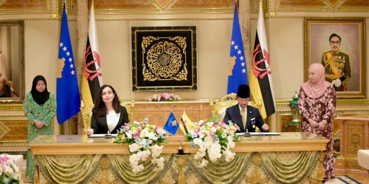 Brunei heq vizat për qytetarët e Kosovës – Presidentja nënshkruan marrëveshjen me Sulltanin e Bruneit