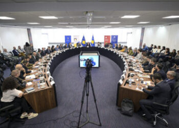 Kryeministri Kurti: Liberalizimi i tregut të energjisë do të shoqërohet me mbështetje konkrete për bizneset prodhuese