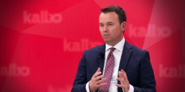 “Qelbësira” dhe “analfabet milioner” – Ministri Faton Peci sulmon ashpër gazetarin Ermal Panduri