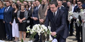 Kryeministri Kurti përkujton Ilir Konushevcin dhe Dr. Hazir Malajn: Pa ta, s’do të kishim luftë çlirimtare e as shtet