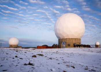 Trump përgatit hapin vendimtar për “Operacionin Grenlanda”: Propozon status ushtarak dhe lehtësime fiskale për ishullin strategjik