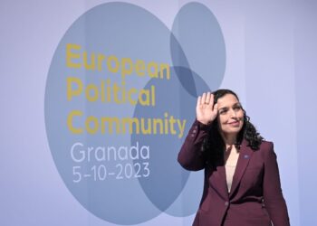 Presidentja Osmani përfaqëson Kosovën në samitin e liderëve të Komunitetit Politik Evropian në Tiranë