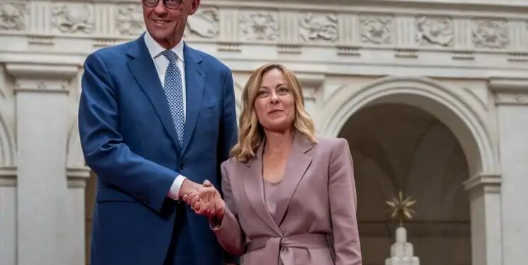 Merz dhe Meloni bashkë kundër migracionit të parregullt: Modeli italian me Shqipërinë në fokus