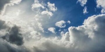 Mot pranveror me diell dhe vranësira të lehta në rajon