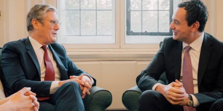 Kosova e gatshme të diskutojë ngritjen e qendrave të kthimit për migrantët e refuzuar nga Britania