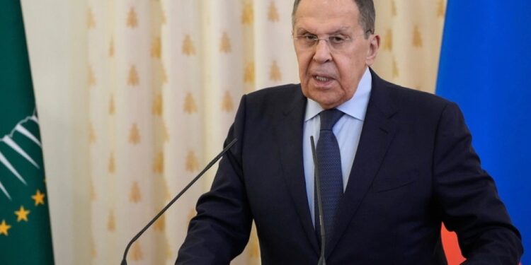 Lavrov sulmon Evropën pas heqjes së kufizimeve për armët ndaj Ukrainës: “Karrierat e tyre varen nga lufta”