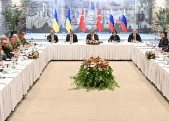 Rusia kërkon rifillimin e negociatave për Ukrainën – delegacioni pritet në Turqi, Kievi heziton